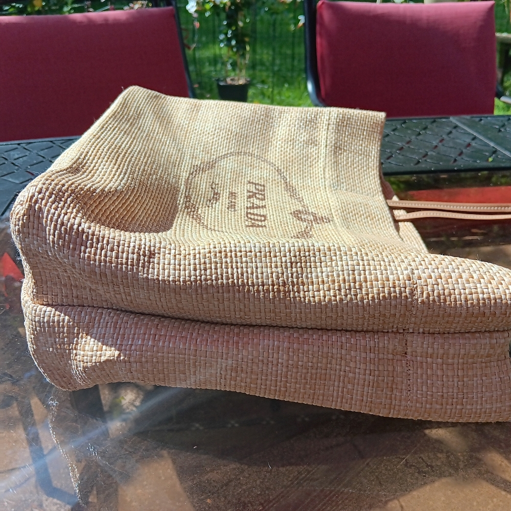π Prada Raffia Beach Tote β±οΈ - Picture 8 of 14